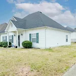 Spacious Family Retreat - Churchill Downs & Downtown