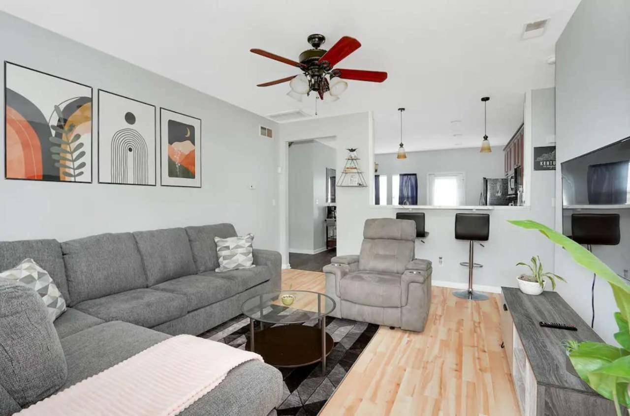 Spacious Family Retreat - Churchill Downs & Downtown Louisville