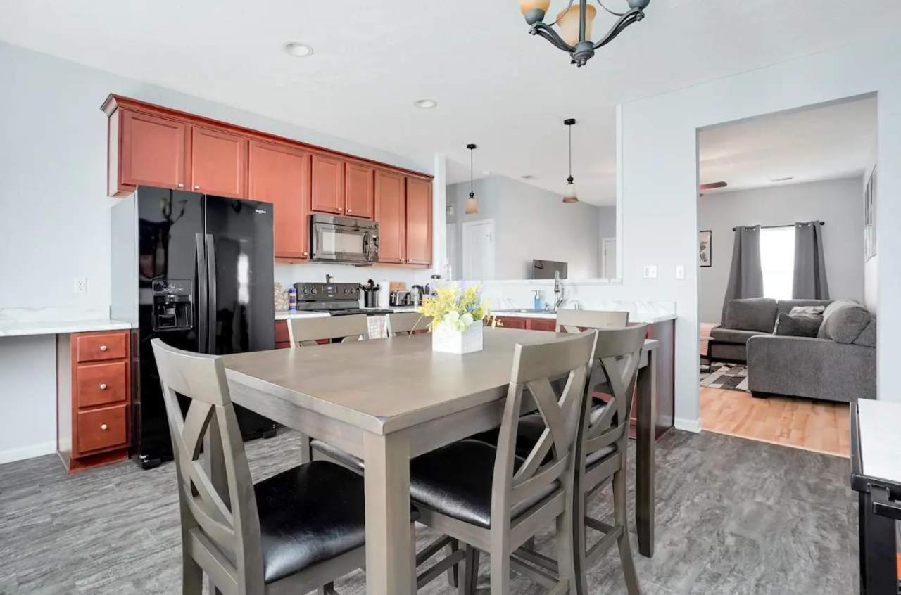 Spacious Family Retreat - Churchill Downs & Downtown Louisville