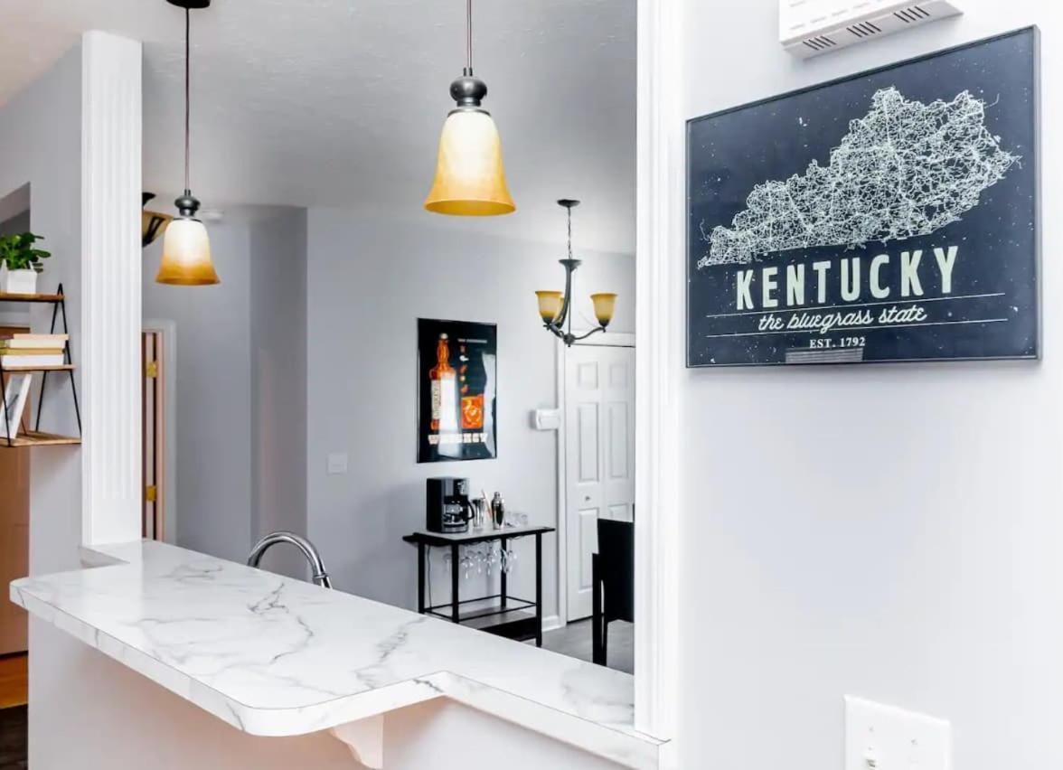 Spacious Family Retreat - Churchill Downs & Downtown * Louisville