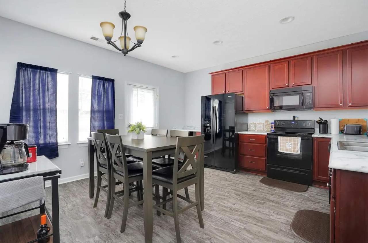 Spacious Family Retreat - Churchill Downs & Downtown * Louisville